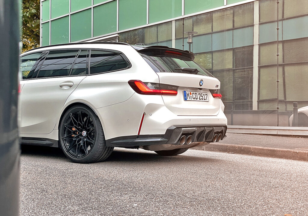 BMW M3 Touring G81 2023 white blanche essai en vidéo