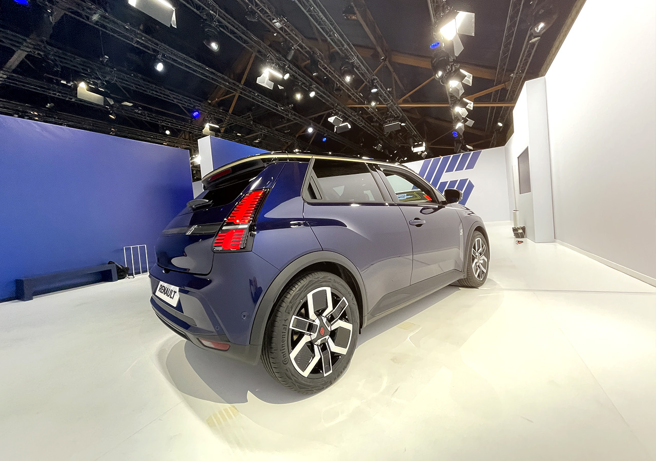 Bâche De Protection Voiture Extérieure Pour Renault 4 Electrique (2025) - Imperméable, Anti-UV, Anti-rayures, Avec Sangle Et Sac De Rangement