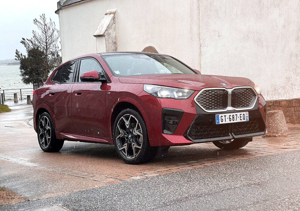 bmw x2 2024 Msport red fire face avant