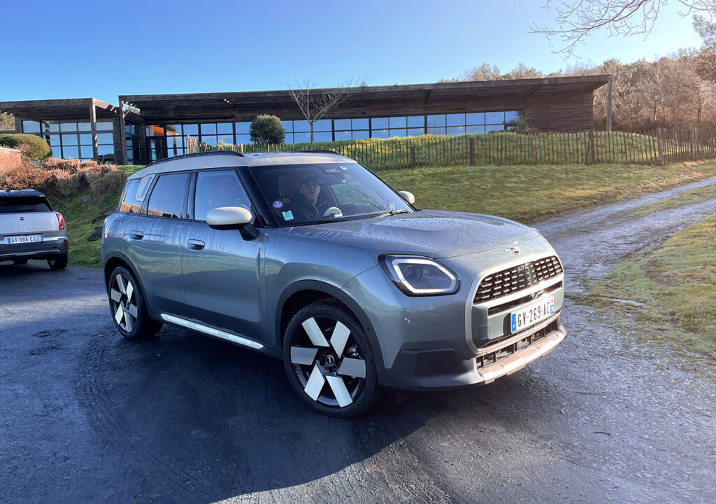 mini countryman 2024 favoured face avant