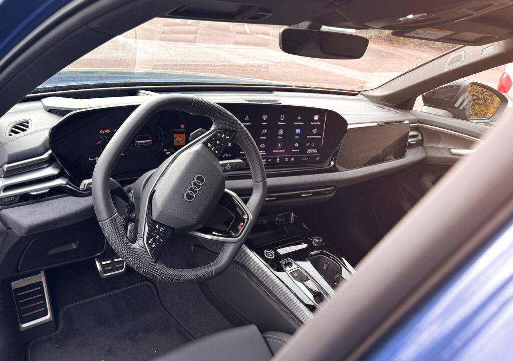 intérieur Audi A5 e-hybrid 2025 - finition Sline