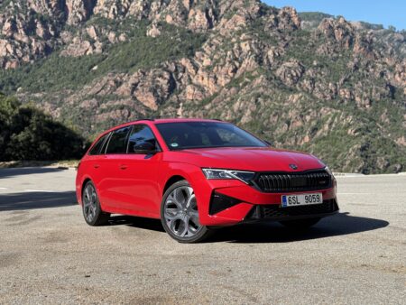 SKODA OCTAVIA RS 2025