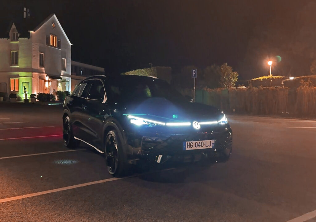 Feux Matrix led IQ light Volkswagen Troc Rline 2026 de nuit