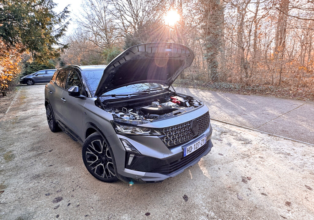 moteur 3 cylindres 1.2 L + hybridation : Renault Austral Etech Esprit Alpine 2025 