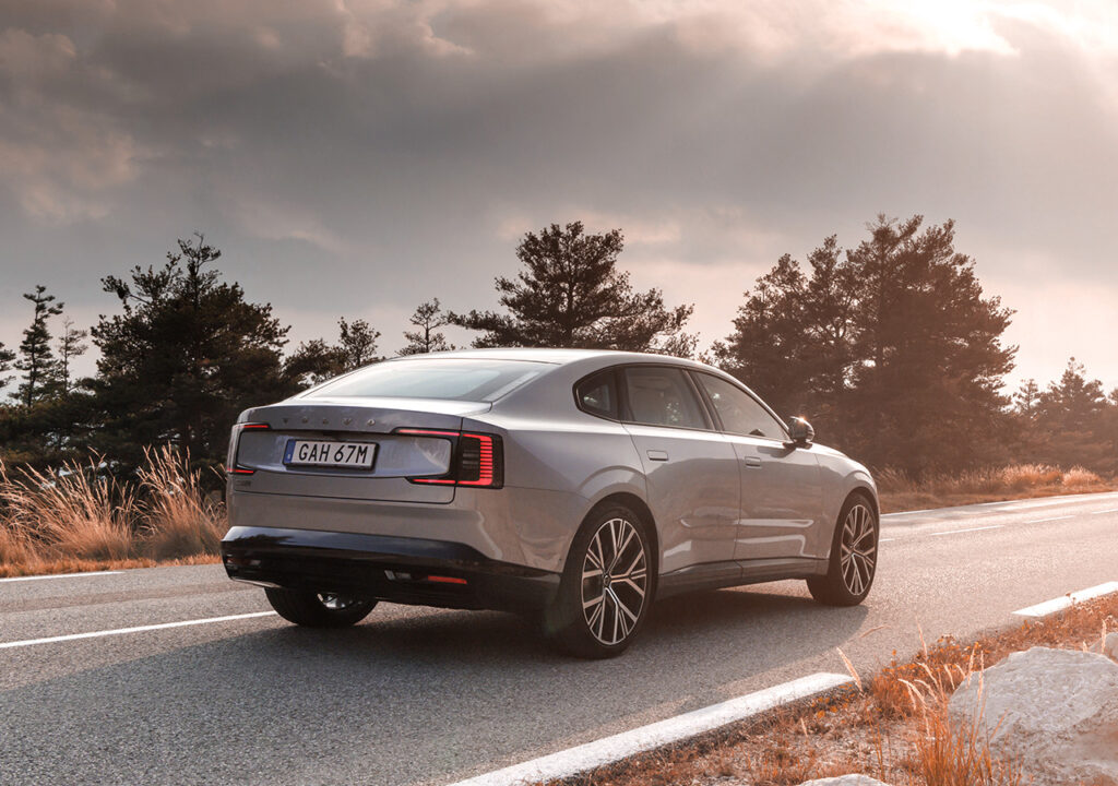 Volvo ES90 - Le haut de gamme de la voiture électrique - Une autonomie de 650 km pour cette grande berline