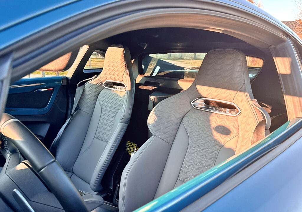 Alpine A110 GTS sièges Sabelt de série en cuir
