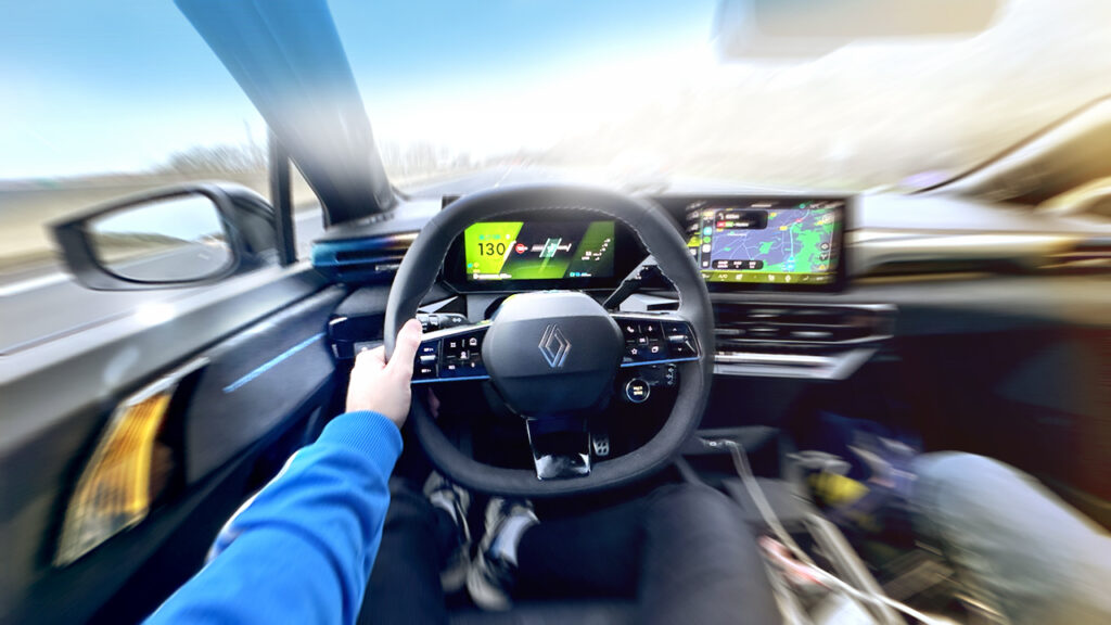 Renault Clio 6 bleu iron etech hybrid 160 ch - autonomie et consommations