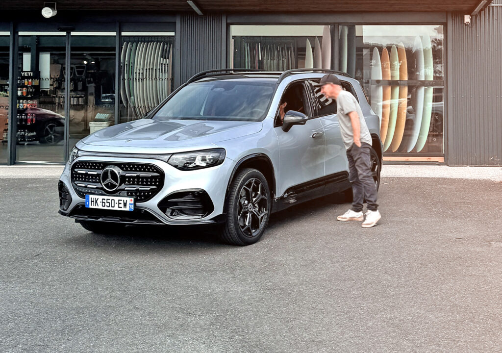 Essai Mercedes GLB 200, le SUV 7 places polyvalent pour voyager en famille sur de longs trajets Essai Mercedes GLB 2026 AMG Line face avant