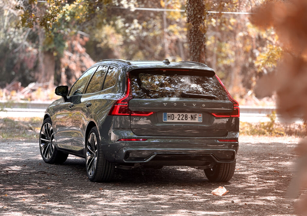 Volvo XC60 T6 2025