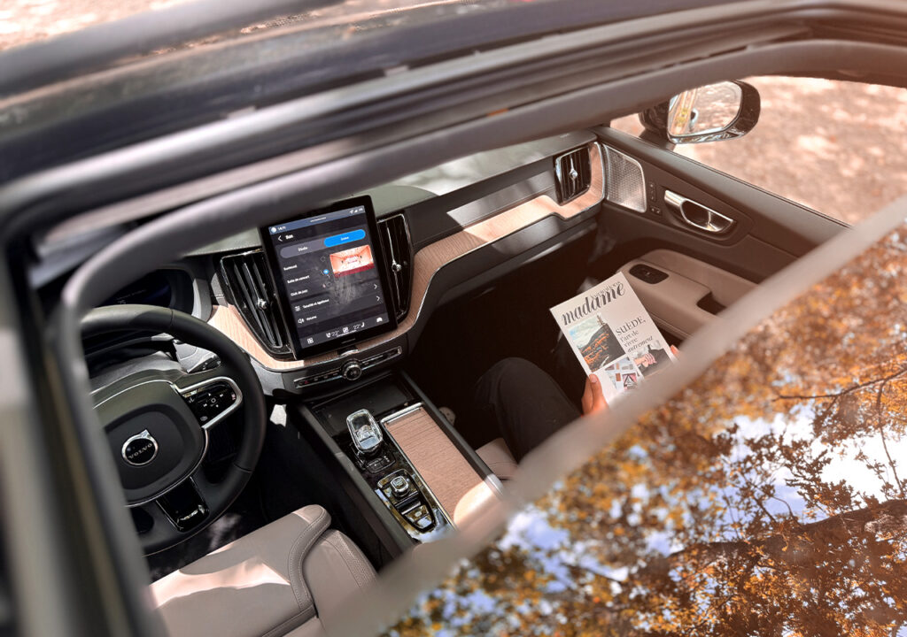 Intérieur Volvo XC60 T6 2025 SUV Hybride Rechargeable (3)