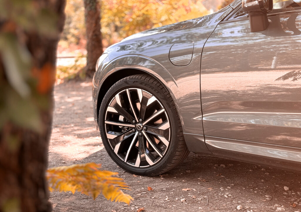 Volvo XC60 T6 2025 SUV PHEV