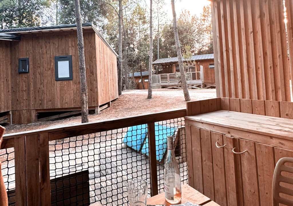 Camping Le Petit Rocher en Vendée - Lodge en bois- longeville-sur-Mer