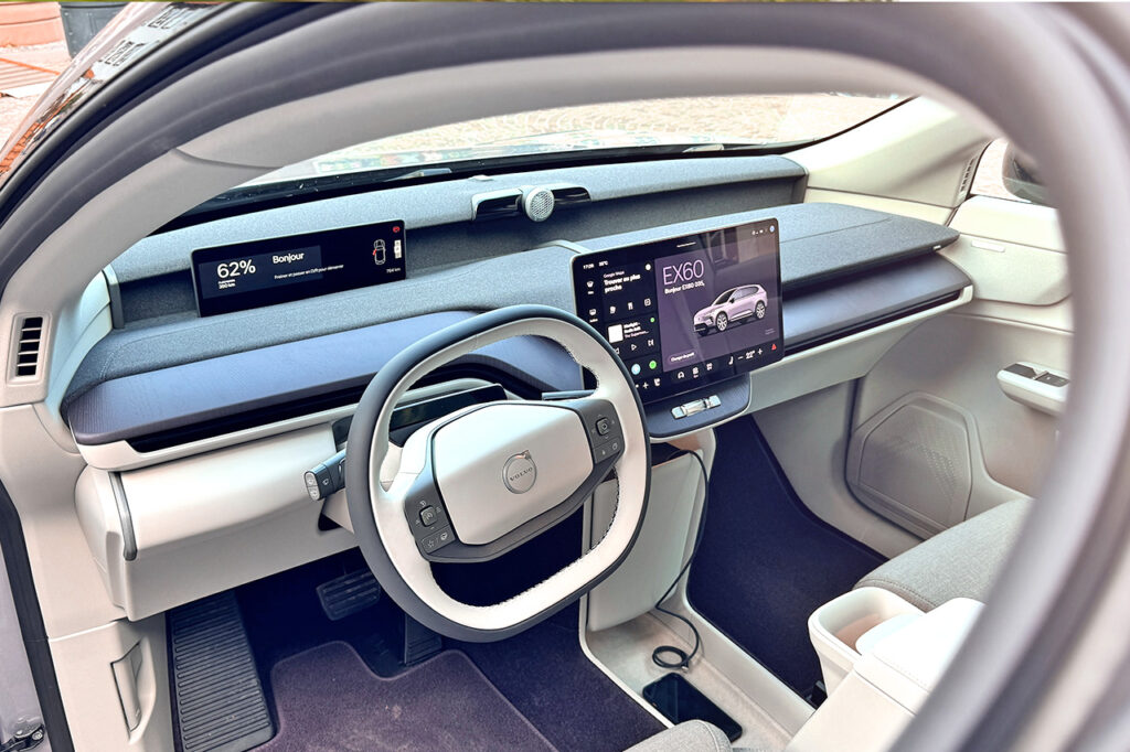 Intérieur beige - Volvo EX60 P10 Ultra 2026