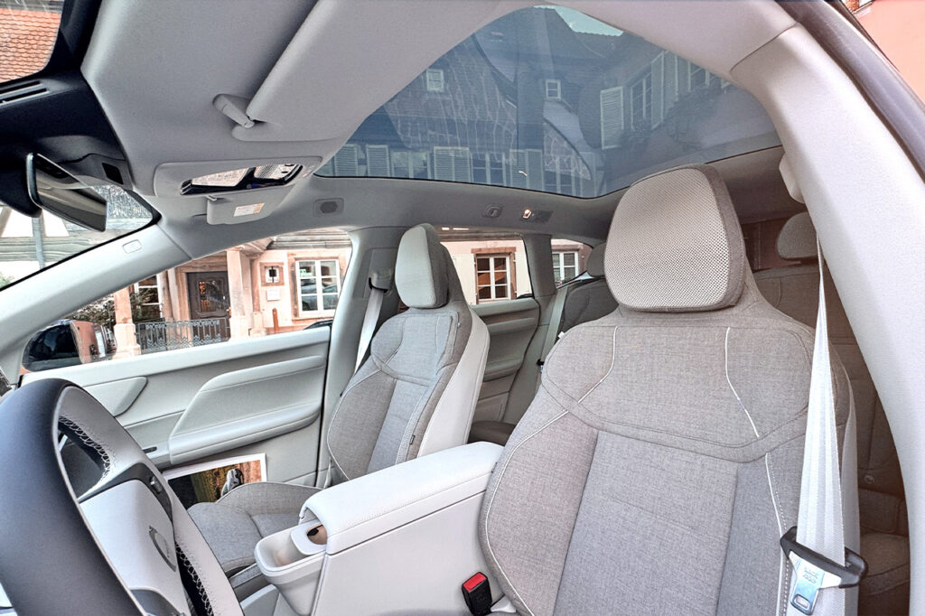 Sellerie en laine - Volvo EX60 P10 Ultra 2026