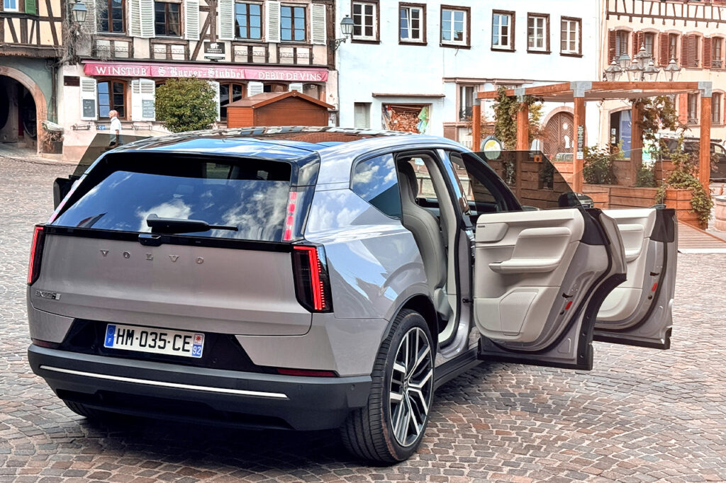 Design futuriste - Volvo EX60 P10 Ultra 2026