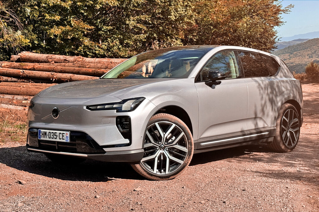 Essai du Volvo EX60 P10 : peut-il vraiment surpasser les BMW iX3 et Mercedes GLC EQ ? Volvo EX60 P10 Ultra 2026