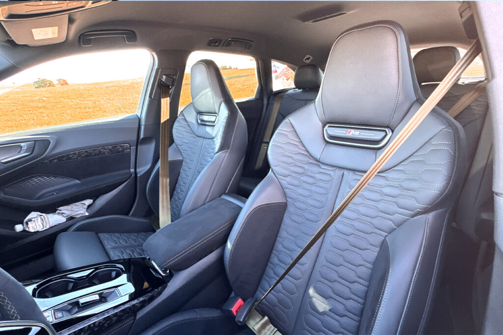 Intérieur cuir et sport - Audi RS5 B10 Avant 2026